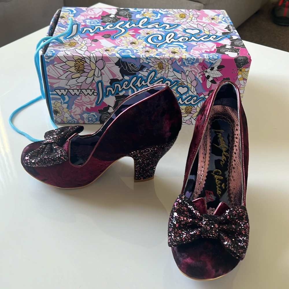 Cute and unique burgundy heels